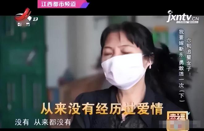 加完两会就又获“新身份”网友：当仁不让j9九游会网站入口厉害！48岁靳东刚参(图3)