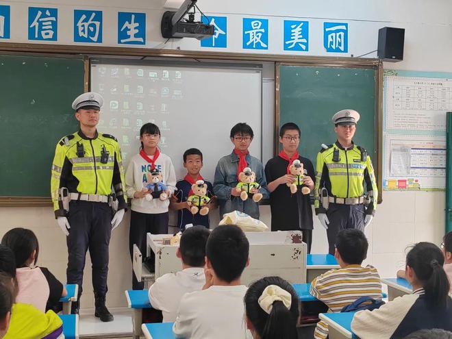 温下降14℃8级大风预警2人超市盗窃200包口香糖逃窜被抓J9国际网站【铜陵头条0326】铜陵启动四级应急响应！气(图2)