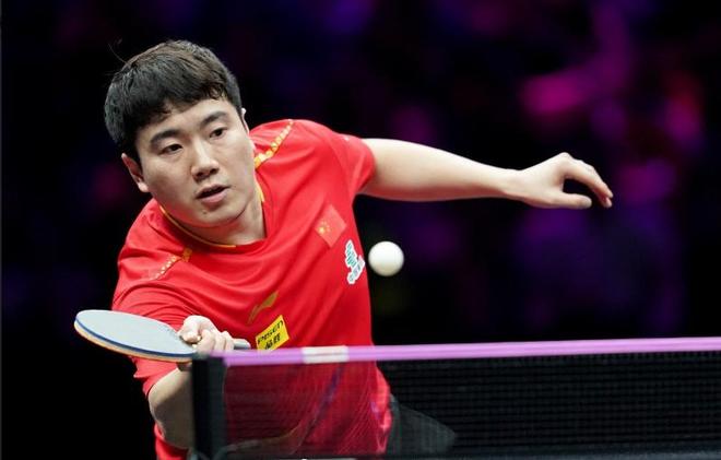 ！梁靖崑3-1黄镇廷世界杯旗开得胜！九游会j9ag对攻大战完胜港队一哥(图2)