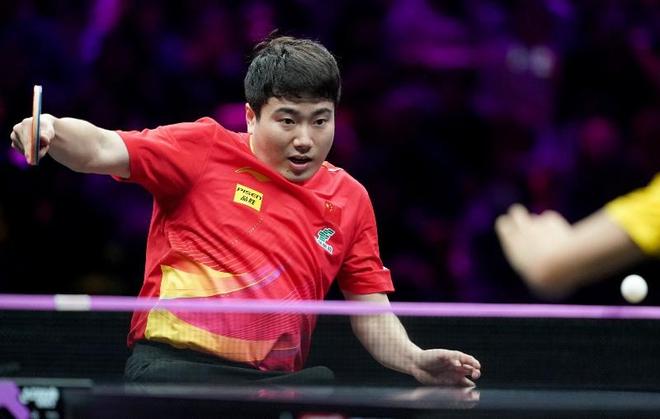 ！梁靖崑3-1黄镇廷世界杯旗开得胜！九游会j9ag对攻大战完胜港队一哥(图3)
